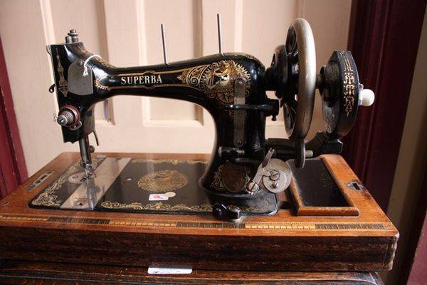 Boxed Superba Sewing Machine | XXXX Antique Complex