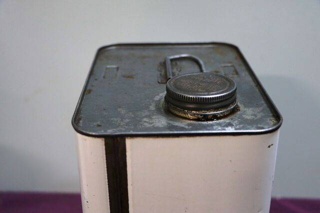 BP ZOOM 25 . 5Ltr Fuel tin. | XXXX Antique Complex