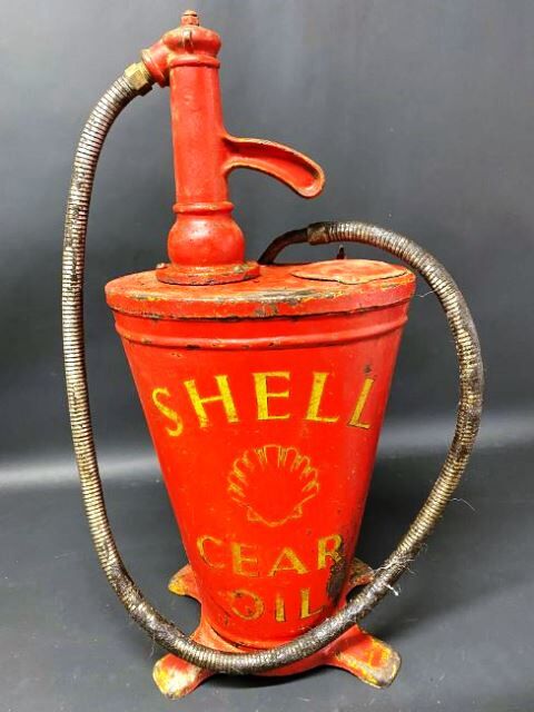 Early Shell Gear Oil Dispenser | Old Gas Pumps, Vintage Oil Cans