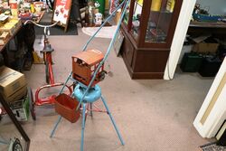 Vintage Tri-ang Dock Side Crane in Lovely Original condition.#