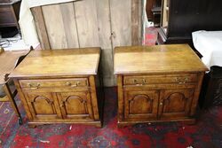 Wonderful Quality Pair of C20th Solid Oak Small Chests 